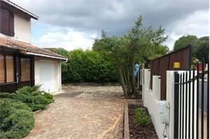 maison à la location -   33310  LORMONT, surface 116 m2 location maison - UBI468728363